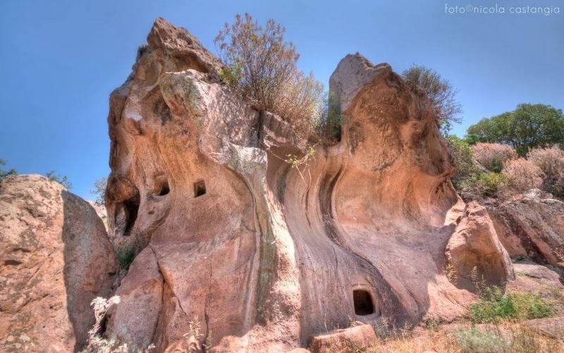 BREVE TOUR ARCHEOLOGICO DELLA SARDEGNA CENTRO OCCIDENTALE